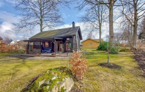 2 Bedroom Cozy Home In Hssleholm